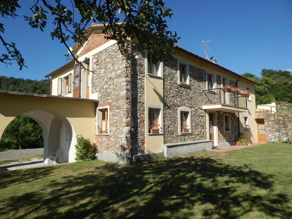 Il Girasole Bed & Breakfast Fosdinovo Exterior photo